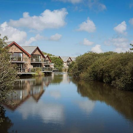 Kingfisher Hot Tub & Log Burner House On Premium Lakeside With Resort Facilities سانت كولوم ميجُر المظهر الخارجي الصورة