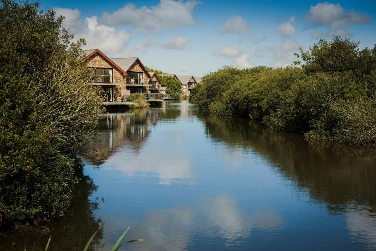 Kingfisher Hot Tub & Log Burner House On Premium Lakeside With Resort Facilities سانت كولوم ميجُر المظهر الخارجي الصورة